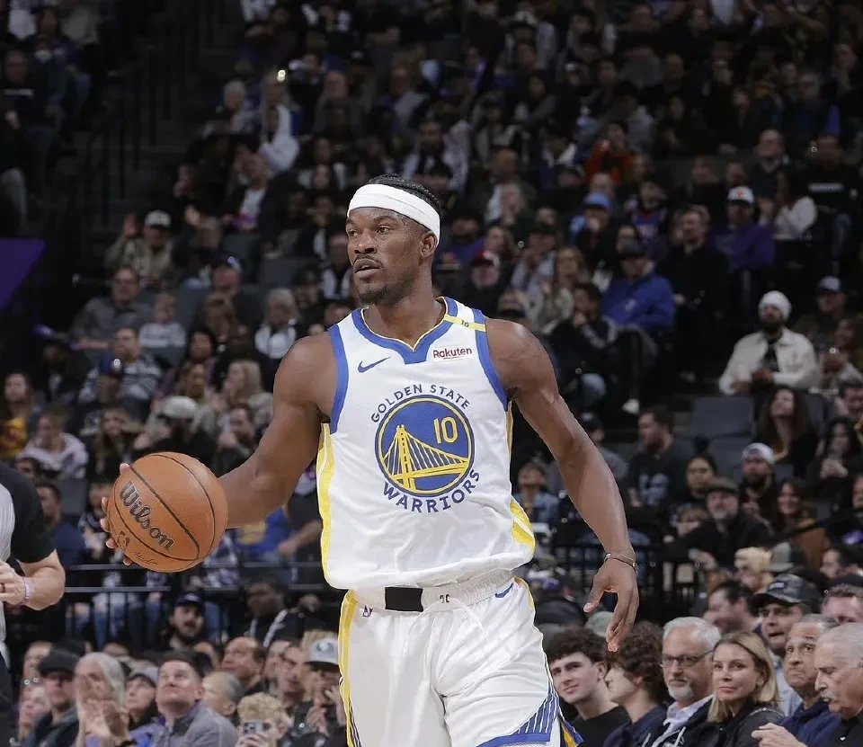 体育赛事-巴特勒在日本队比赛中晋级下一阶段，重要助攻引发热议！气势如虹延续(日本队世界杯晋级历程)