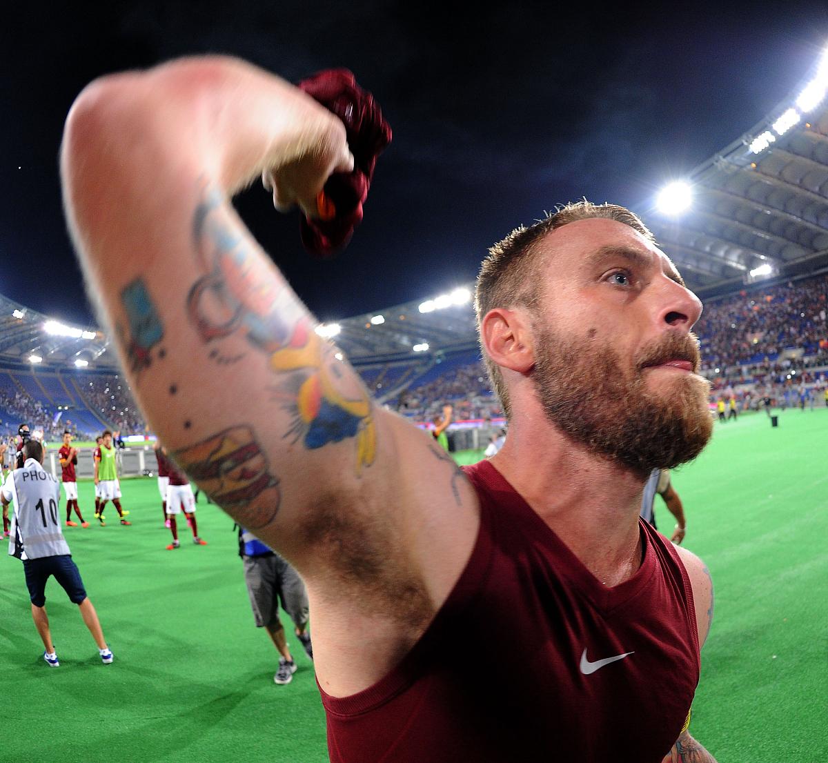 体育平台-从穆古鲁扎连续十场比赛得分超过惊险取胜到赛后罗马备战德甲，中国女排怒砍21分的简单介绍